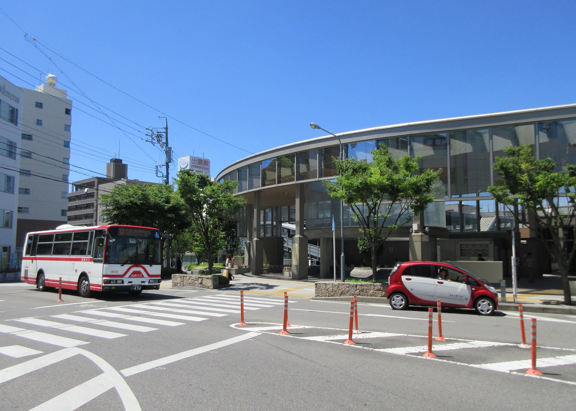 東岡崎駅の南口
